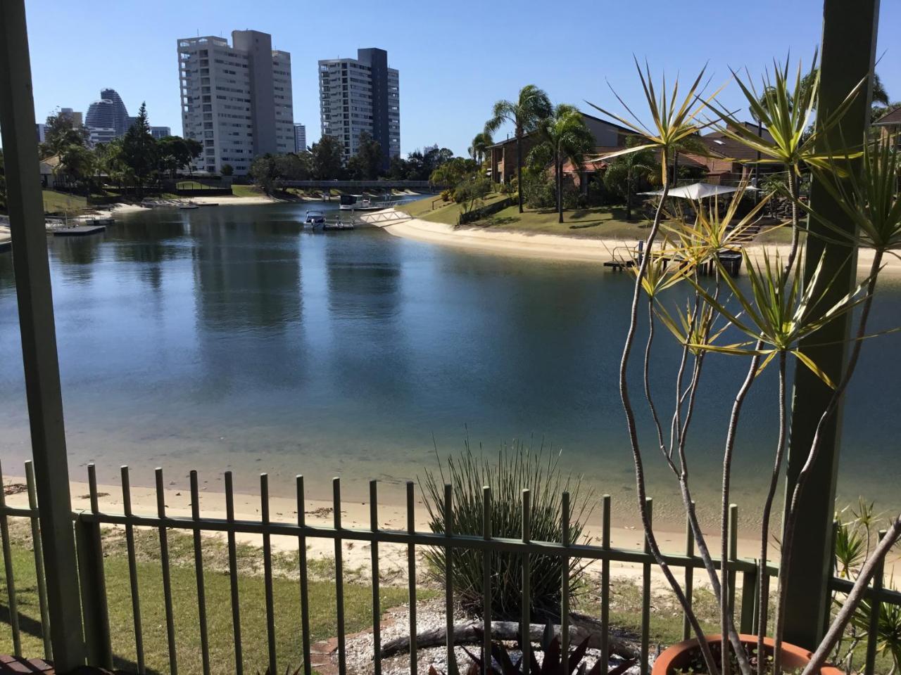 Plumosa On The Water Hotel Gold Coast Exterior foto